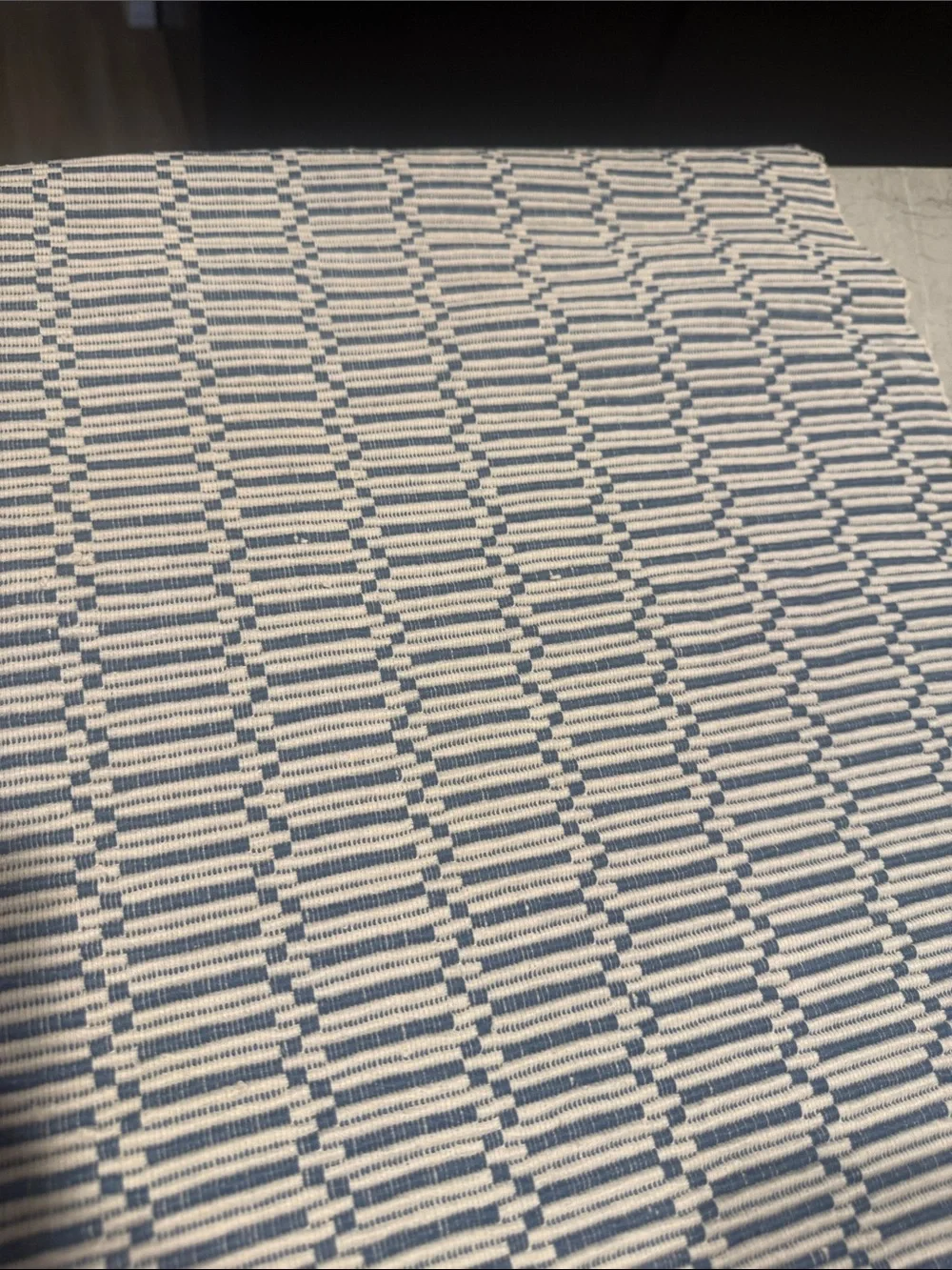 Cotton Runner 100% Cotton Thick embroidered and durable. Elegant pattern. - Picture 2 of 6